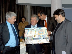 Minguella și partenerii săi într-o întâlnire de afaceri la Sofia
