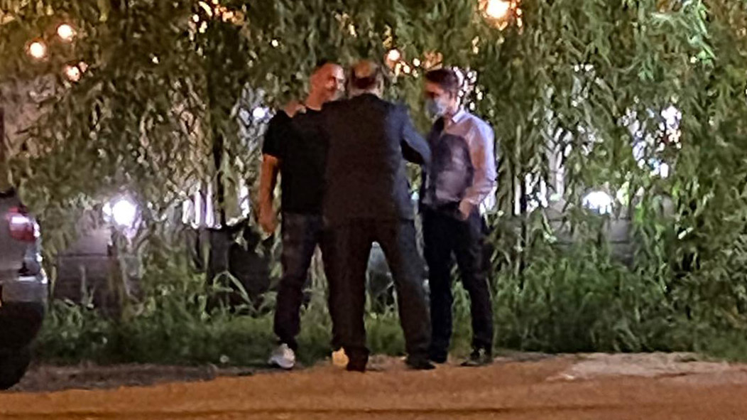 Gabriel Cioară, Mihai Sandu Niță și Gheorghe Bolintineau au zăbovit circa 20 de minute în parcarea pizzeriei Yvi's